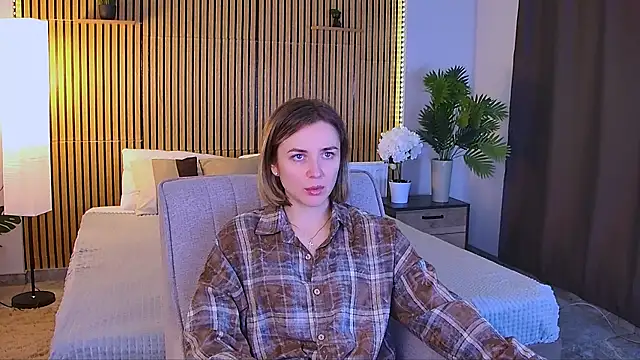 EmeraldGlow online show from 18, 4, 2026