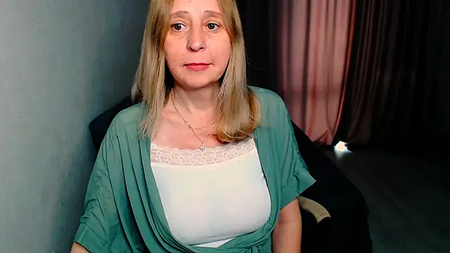 MiLenaMilf online show from 17, 5, 2026
