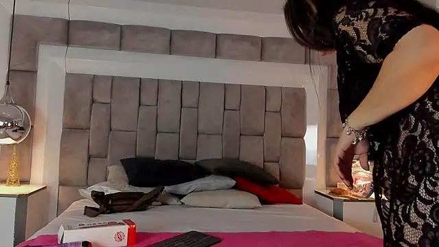 ElenaWatsonn online show from 15, 1, 2026