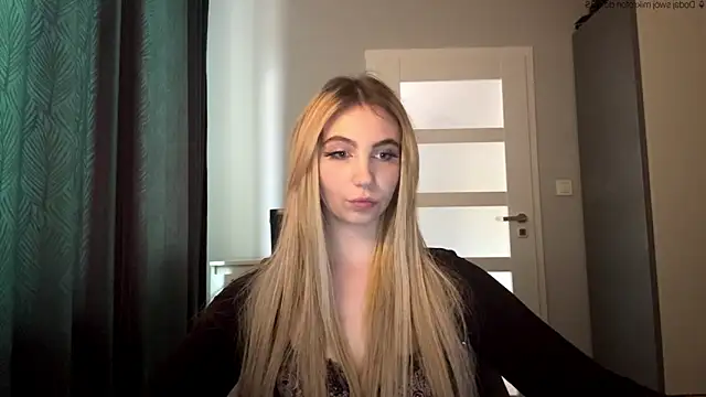 Snapshot of TeenLily chatting on 19, 5, 2026 TeenLily online show from 19, 5, 2026