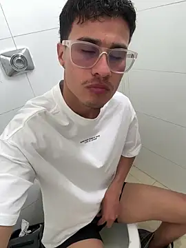 Latin Paisa Boy online show from 10, 4, 2026