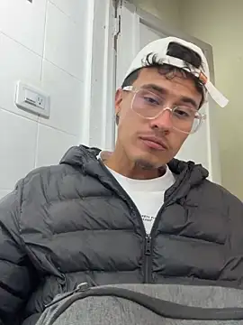 Snapshot of Latin_Paisa_Boy chatting on 17, 5, 2026 Latin Paisa Boy online show from 17, 5, 2026