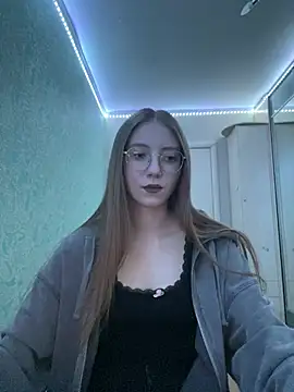 Snapshot of Eseniya_ chatting on 7, 2, 2026 Eseniya online show from 7, 2, 2026