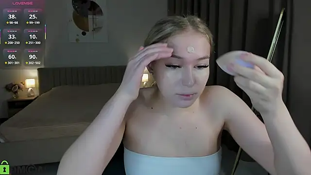 ChloeAlba online show from 22, 4, 2026