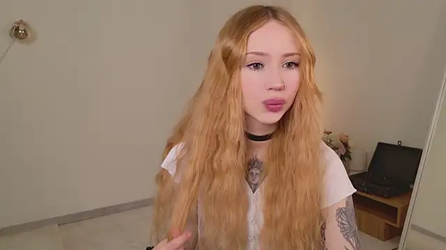 Snapshot of Zoe__Page chatting on 2, 2, 2026 Zoe Page online show from 2, 2, 2026