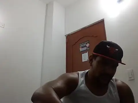 Snapshot of bigdick211292 chatting on 8, 1, 2026 bigdick211292 online show from 8, 1, 2026