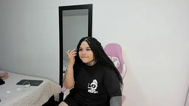 Abby Hiiltoon online show from 7, 3, 2026