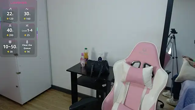 Abby Hiiltoon online show from 12, 3, 2026