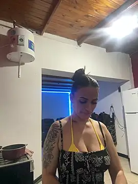 Snapshot of donatella07 chatting on 12, 1, 2026 donatella07 online show from 12, 1, 2026