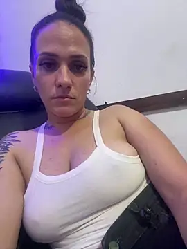 Snapshot of donatella07 chatting on 19, 2, 2026 donatella07 online show from 19, 2, 2026