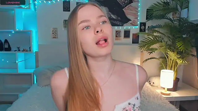 Snapshot of Icehoneybyte chatting on 3, 5, 2026 Icehoneybyte online show from 3, 5, 2026