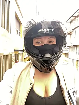 Scarlet auraa online show from 24, 2, 2026