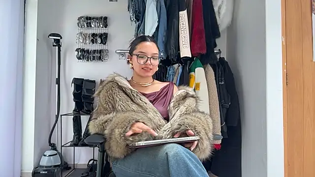 Snapshot of LubaLadeau chatting on 13, 1, 2026 LubaLadeau online show from 13, 1, 2026