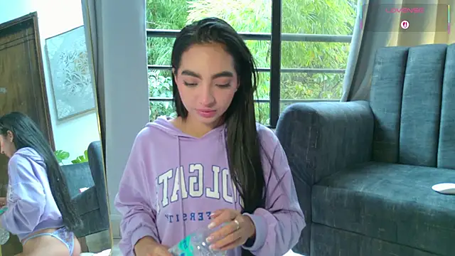 adelineevs online show from 6, 2, 2026