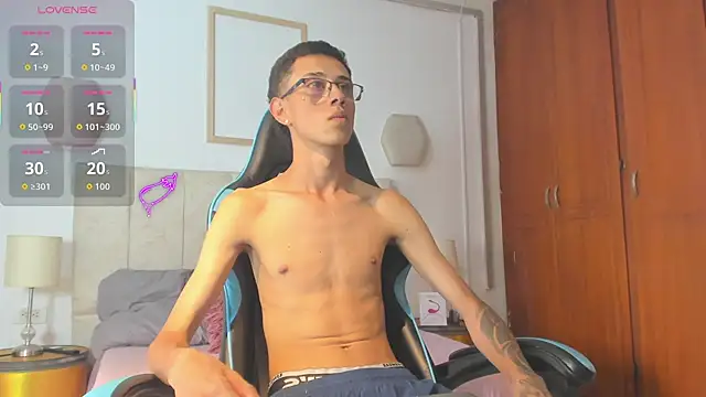Snapshot of asher_lux chatting on 23, 4, 2026 asher lux online show from 23, 4, 2026