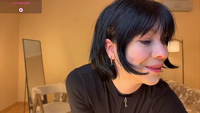 Snapshot of E1ara chatting on 5, 4, 2026 E1ara online show from 5, 4, 2026