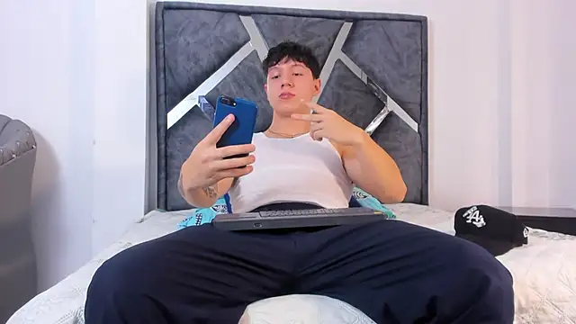 Liam saint online show from 12, 2, 2026