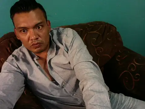 Snapshot of latinomoreno95 chatting on 16, 5, 2026 latinomoreno95 online show from 16, 5, 2026