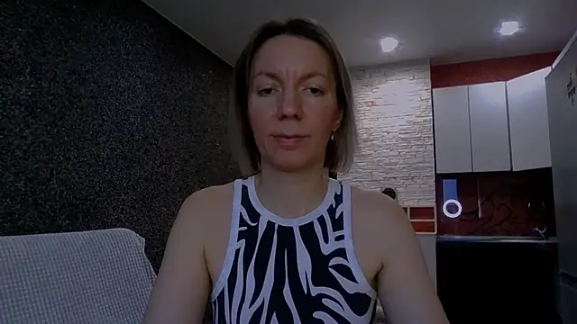 Amanda Luxe online show from 6, 2, 2026