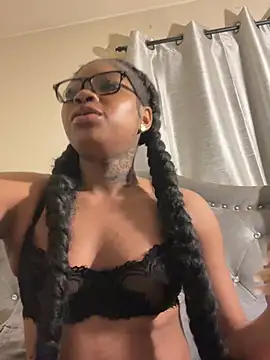 Snapshot of cumforyannna chatting on 8, 5, 2026 cumforyannna online show from 8, 5, 2026
