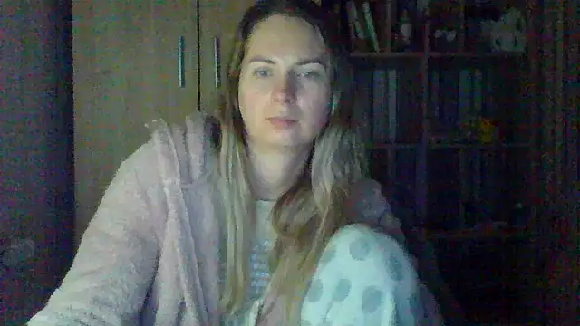 VikiLove765 online show from 14, 2, 2026