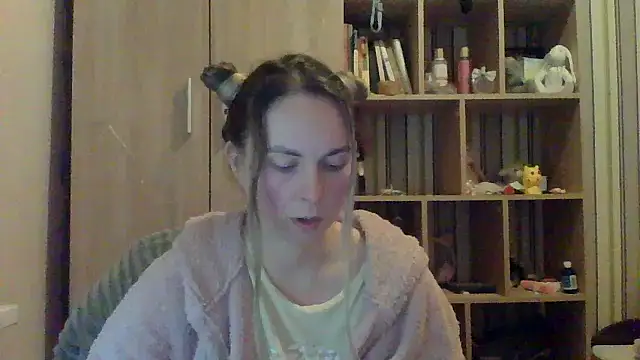 VikiLove765 online show from 28, 2, 2026