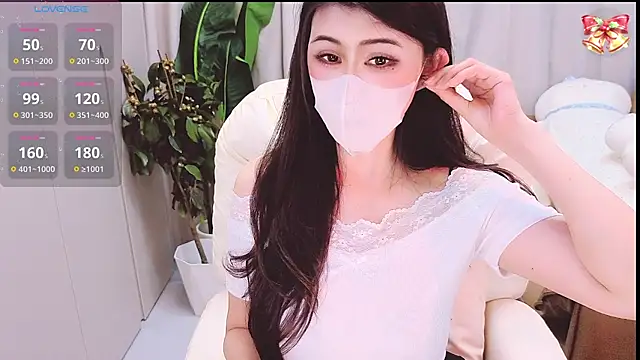 Snapshot of 1-Emma-1 chatting on 7, 7, 2026 1-Emma-1 online show from 7, 7, 2026