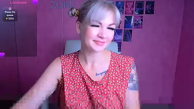 Snapshot of Madonna_Fire chatting on 18, 7, 2026 Madonna Fire online show from 18, 7, 2026