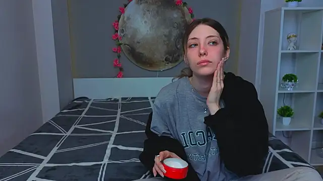 Snapshot of BrianneMallory chatting on 25, 2, 2026 BrianneMallory online show from 25, 2, 2026