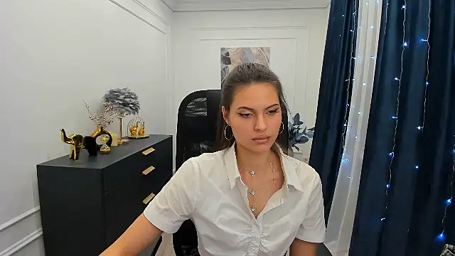 LeslieSvilti online show from 11, 1, 2026