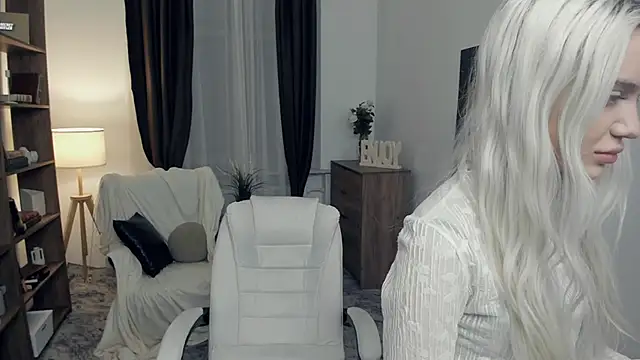 KristalCrowner online show from 7, 2, 2026