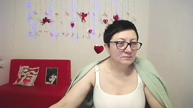 EmilyL0ve online show from 15, 2, 2026