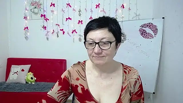 EmilyL0ve online show from 15, 4, 2026