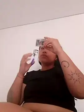 Snapshot of Luli2401 chatting on 5, 1, 2026 Luli2401 online show from 5, 1, 2026