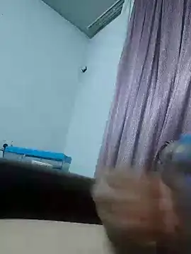 Amcikcanavari6931 online show from 13, 4, 2026