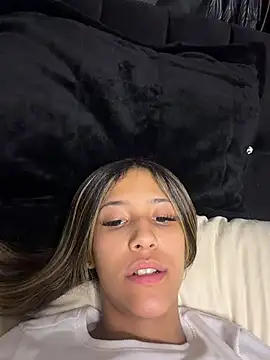 vicky bass  online show from 5, 4, 2026