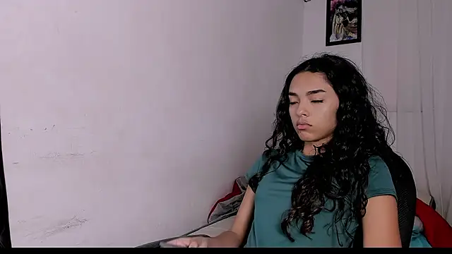 Snapshot of hazel_slim chatting on 1, 3, 2026 hazel slim online show from 1, 3, 2026