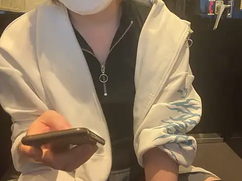 Snapshot of pon05240 chatting on 13, 6, 2026 pon05240 online show from 13, 6, 2026