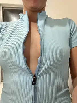 Snapshot of lriana_miller chatting on 2, 7, 2026 lriana miller online show from 2, 7, 2026