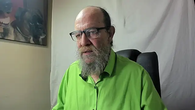 Snapshot of Uncle_Hottie chatting on 13, 1, 2026 Uncle Hottie online show from 13, 1, 2026