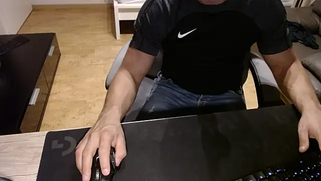 Snapshot of sensualman90 chatting on 8, 1, 2026 sensualman90 online show from 8, 1, 2026