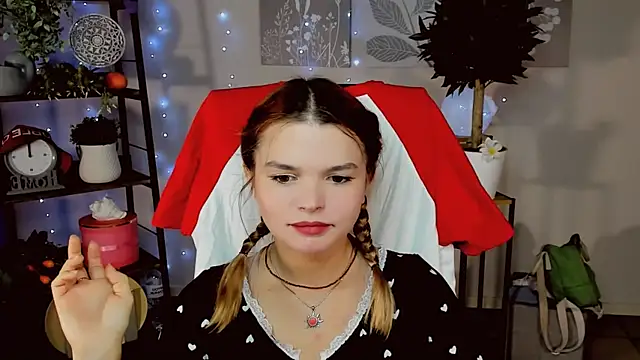 Snapshot of SaraGolben chatting on 9, 1, 2026 SaraGolben online show from 9, 1, 2026