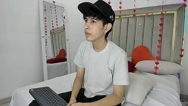 Snapshot of julian_xx chatting on 18, 2, 2026 julian xx online show from 18, 2, 2026