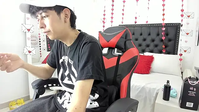 Snapshot of julian_xx chatting on 26, 2, 2026 julian xx online show from 26, 2, 2026