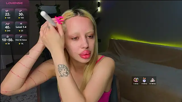 Snapshot of Luna_Beverly chatting on 10, 5, 2026 Luna Beverly online show from 10, 5, 2026