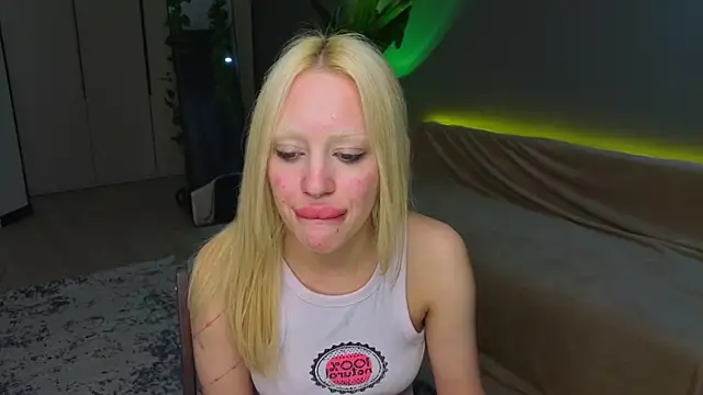 Snapshot of Luna_Beverly chatting on 28, 5, 2026 Luna Beverly online show from 28, 5, 2026