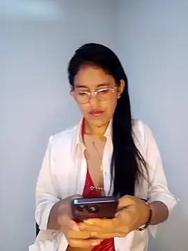 Snapshot of Elizabeth_manzon chatting on 5, 4, 2026 Elizabeth manzon online show from 5, 4, 2026