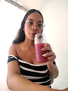 KATALINA SANTANA  online show from 28, 2, 2026