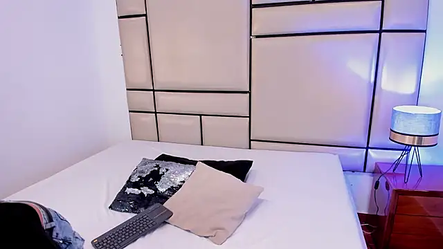 Snapshot of alejandra_loppez chatting on 2, 2, 2026 alejandra loppez online show from 2, 2, 2026