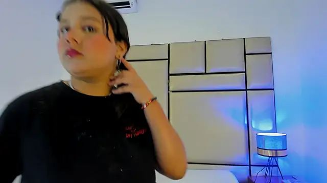 Snapshot of alejandra_loppez chatting on 20, 2, 2026 alejandra loppez online show from 20, 2, 2026